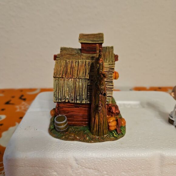 Hawthorne Village Peanuts Light Up "The Great Pumpkin" Table Decor - Picture 3 of 15